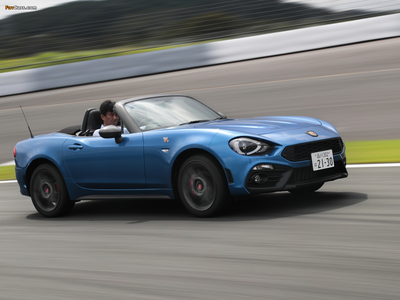 Photos of Abarth 124 spider JP-spec (348) 2016 (1280 x 960)