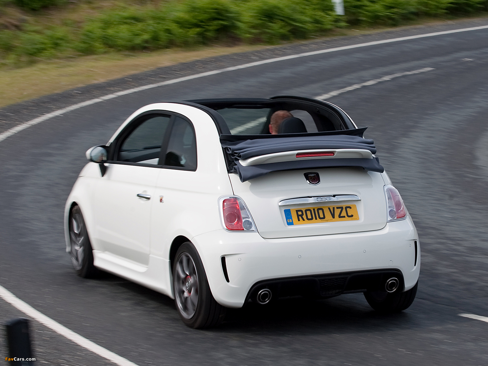 Abarth 500C UK-spec (2010) photos (1600 x 1200)