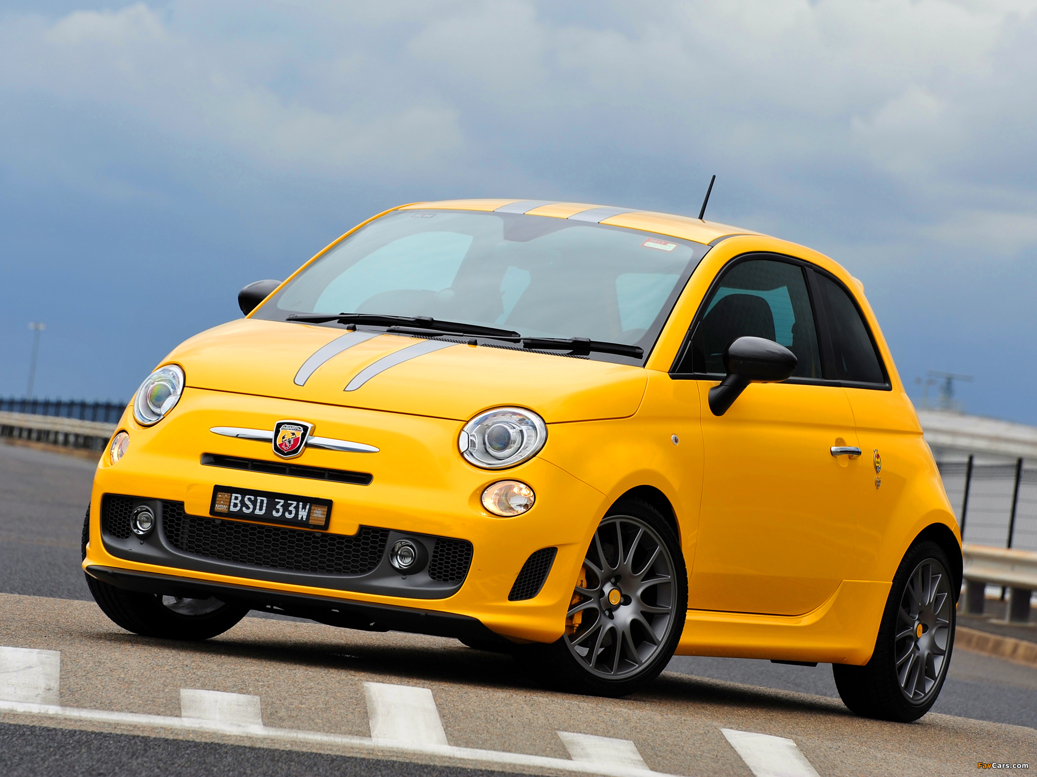 Abarth 695 Tributo Ferrari AU-spec (2011) wallpapers (2048 x 1536)