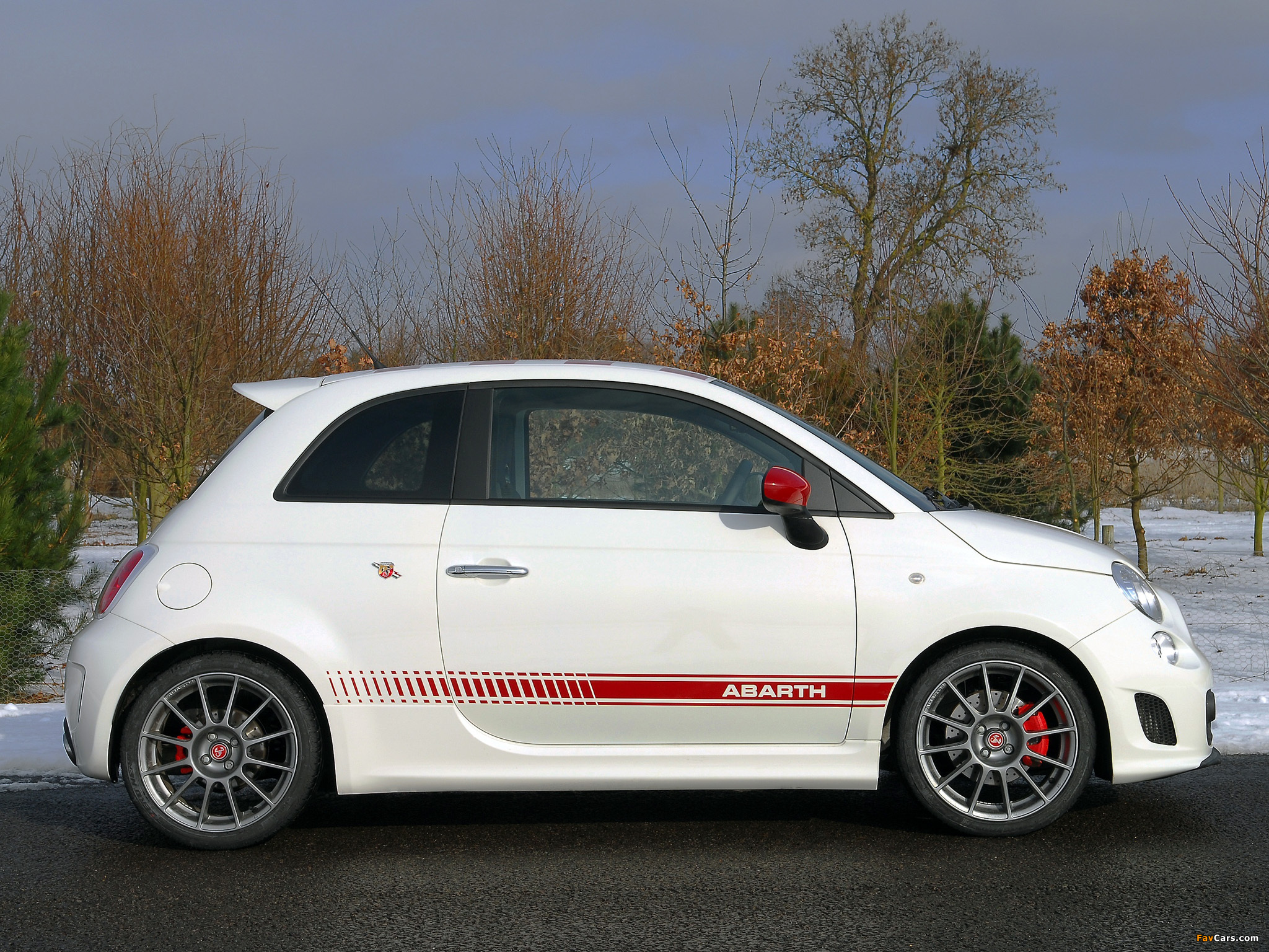 Images of Abarth 500 esseesse UK-spec (2009) (2048 x 1536)