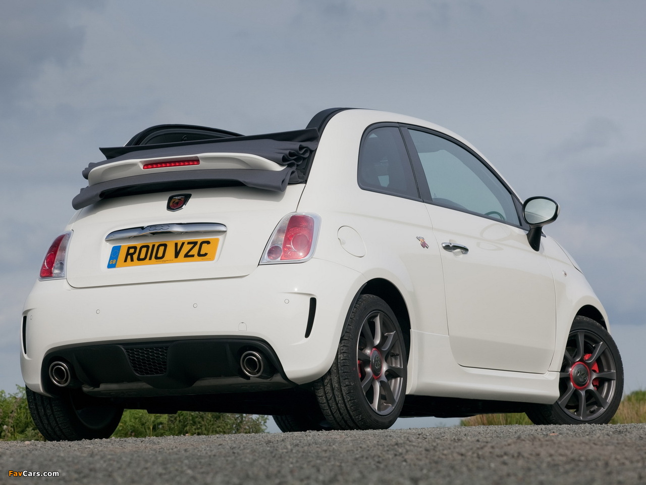 Images of Abarth 500C UK-spec (2010) (1280 x 960)