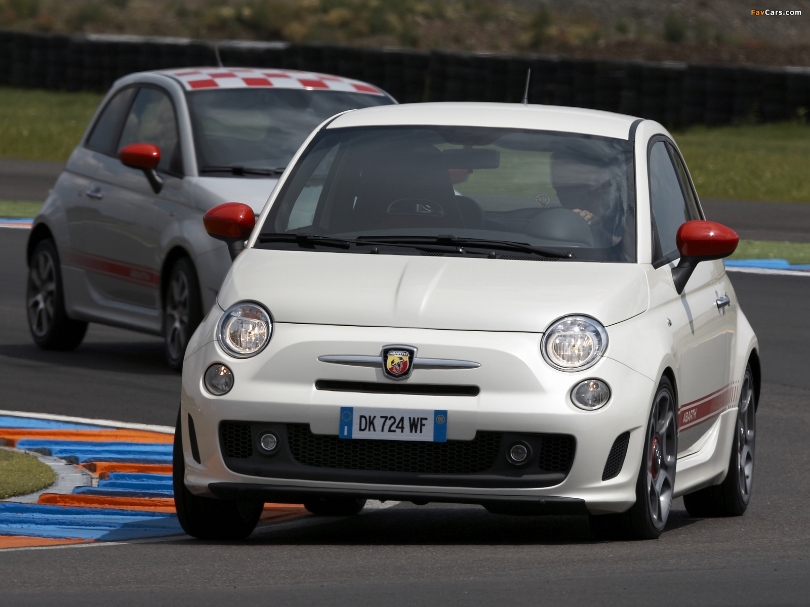 Images of Abarth Fiat 500 - 695 (1600 x 1200)