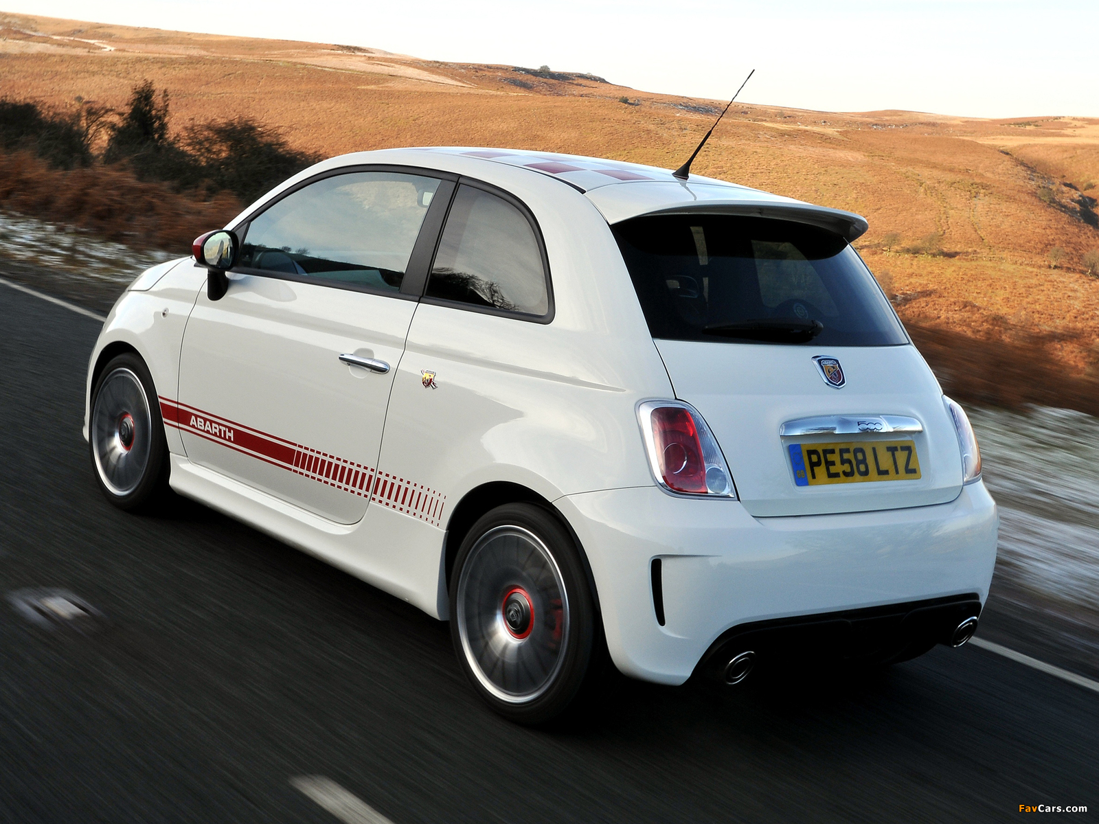 Photos of Abarth 500 UK-spec (2009) (1600 x 1200)