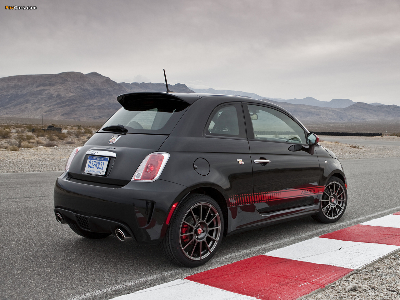 Photos of Fiat 500 Abarth US-spec (2012) (1280 x 960)