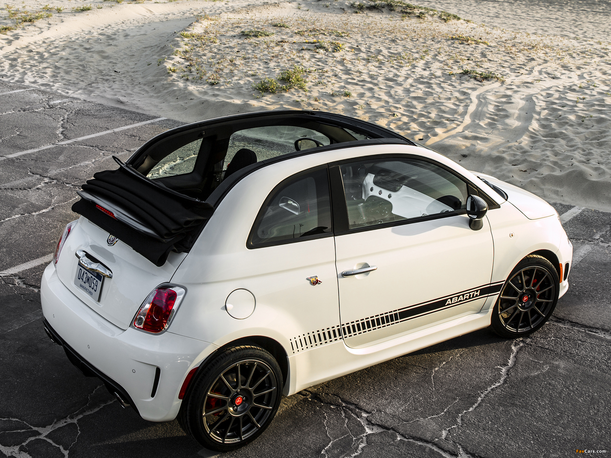 Photos of Fiat 500C Abarth US-spec (2013) (2048 x 1536)