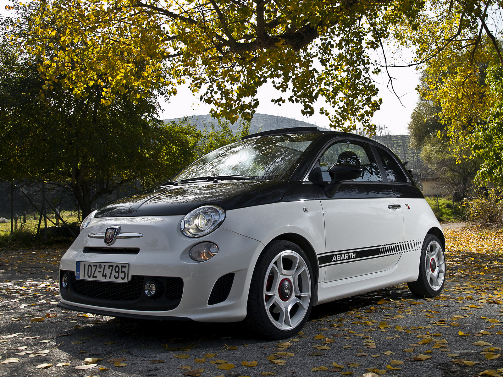 Abarth 500C (2010) wallpapers (1600 x 1200)