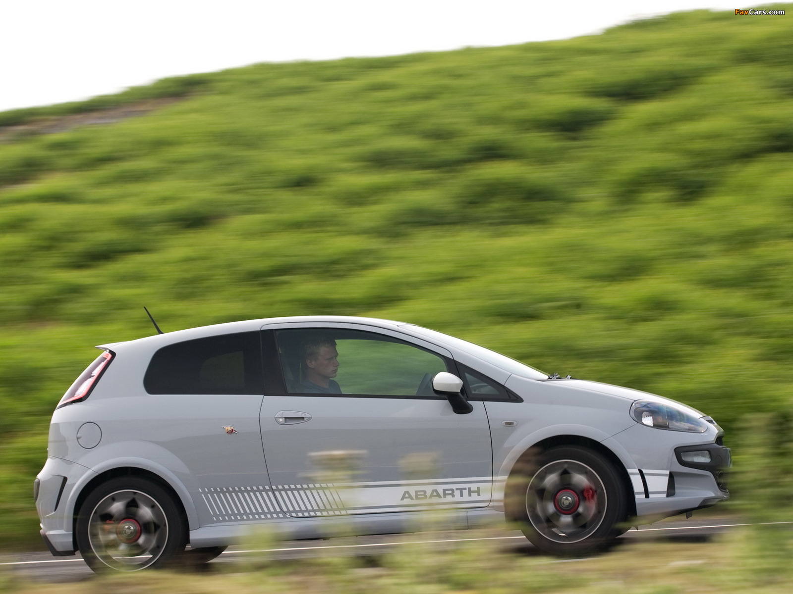 Abarth Punto Evo UK-spec 199 (2010) wallpapers (1600 x 1200)