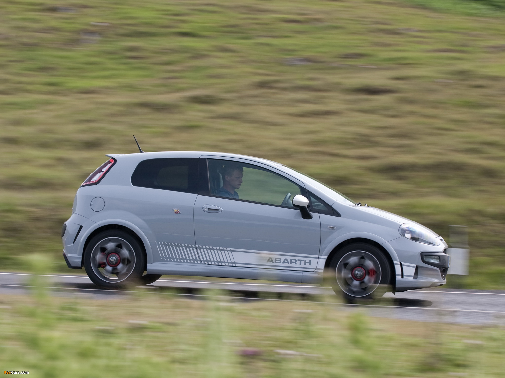 Images of Abarth Punto Evo UK-spec 199 (2010) (2048 x 1536)