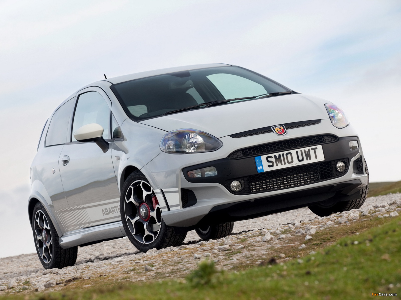 Abarth Punto Evo UK-spec 199 (2010) wallpapers (1600 x 1200)