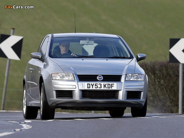 Photos of Fiat Stilo Abarth 3-door UK-spec 192 (2001–2006) (640 x 480)