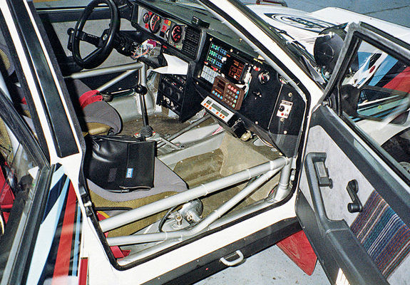 Pictures of Lancia Delta HF Integrale Gruppo A SE044 (1988–1989)