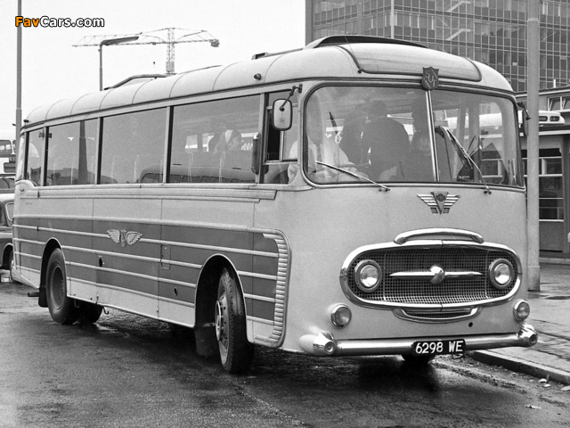 Plaxton AEC Reliance C40F (1959) pictures (640 x 480)