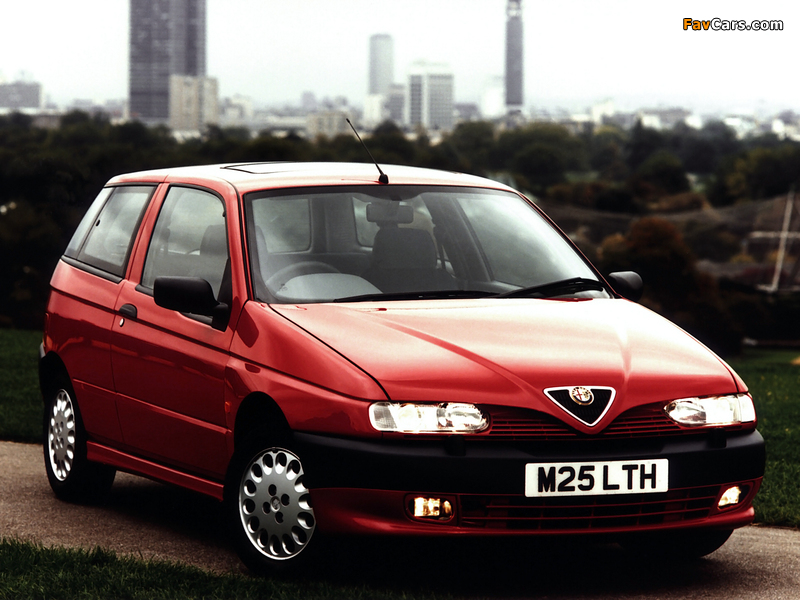 Alfa Romeo 145 UK-spec 930A (1994–1999) pictures (800 x 600)