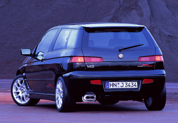 Alfa Romeo 145 Limited 500 930A (2000) wallpapers