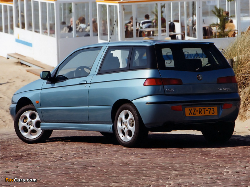 Photos of Alfa Romeo 145 930A (1999–2000) (800 x 600)