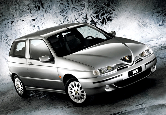 Photos of Alfa Romeo 145 930A (1999–2000)