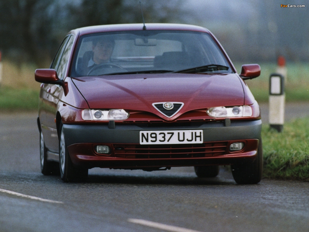 Alfa Romeo 146 Ti UK-spec (930B) 1996–99 pictures (1280 x 960)