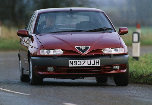 Alfa Romeo 146 Ti UK-spec (930B) 1996–99 pictures
