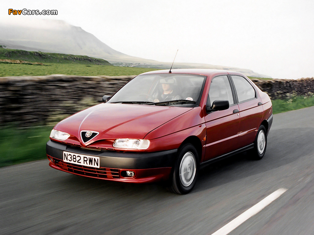 Photos of Alfa Romeo 146 UK-spec 930B (1995–1999) (640 x 480)