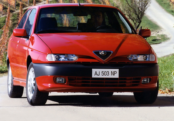 Pictures of Alfa Romeo 146 930B (1995–1999)
