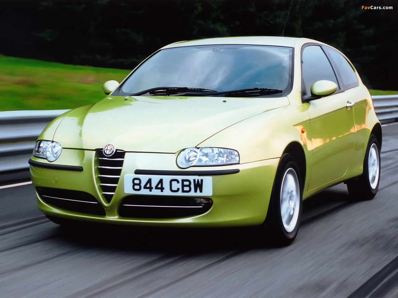Alfa Romeo 147 3-door UK-spec 937A (2001–2004) pictures (1280 x 960)
