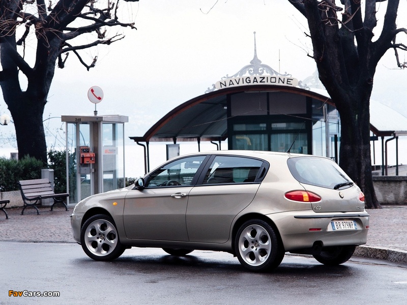 Alfa Romeo 147 5-door 937B (2001–2004) wallpapers (800 x 600)