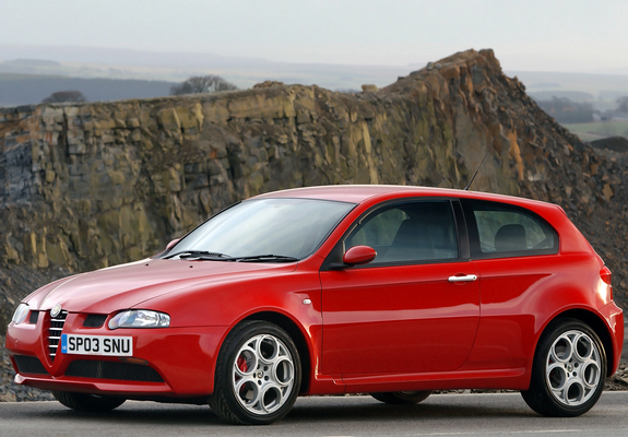 Alfa Romeo 147 GTA UK-spec 937A (2003–2005) pictures