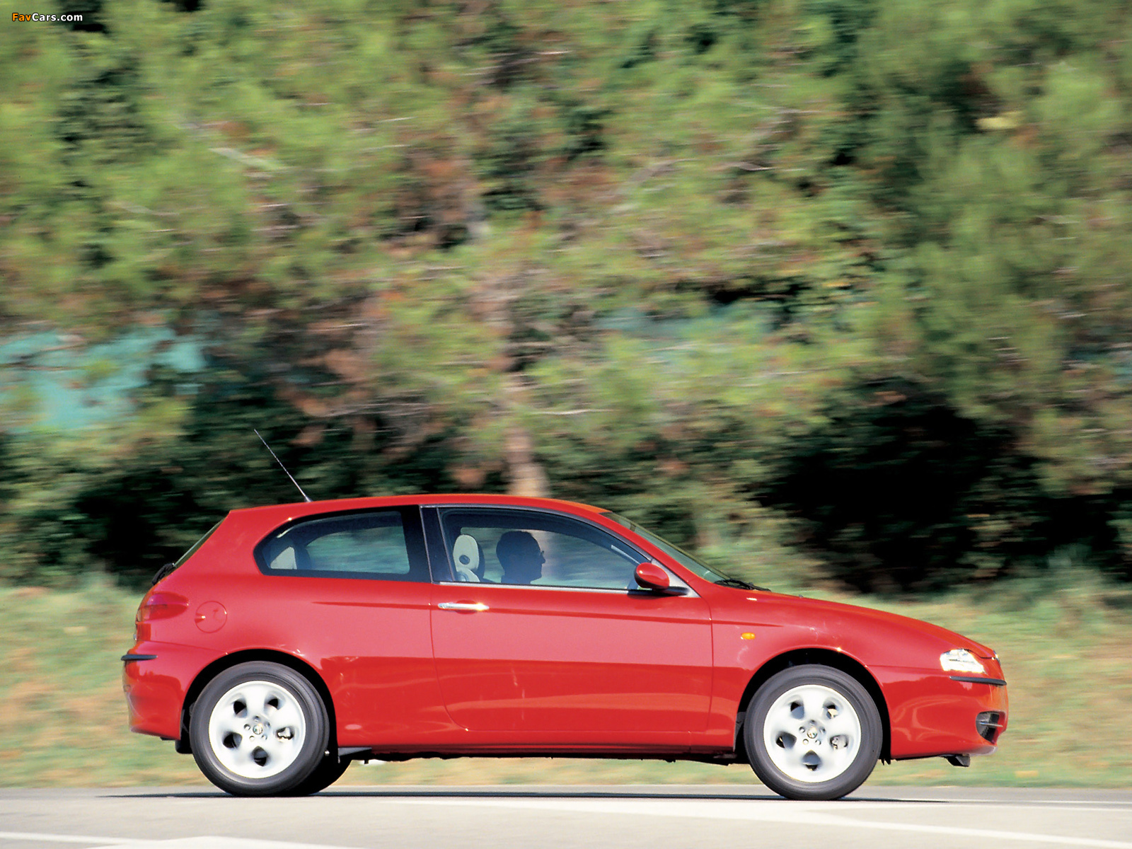 Alfa Romeo 147 3-door 937A (2000–2004) pictures (1600 x 1200)