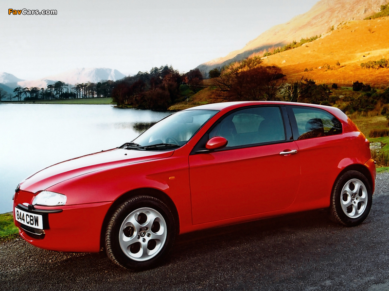 Images of Alfa Romeo 147 3-door UK-spec 937A (2001–2004) (800 x 600)