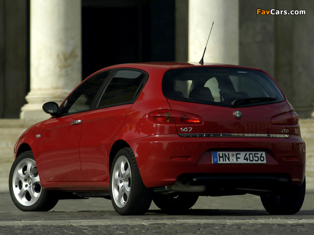 Images of Alfa Romeo 147 5-door 937B (2004–2010) (640 x 480)