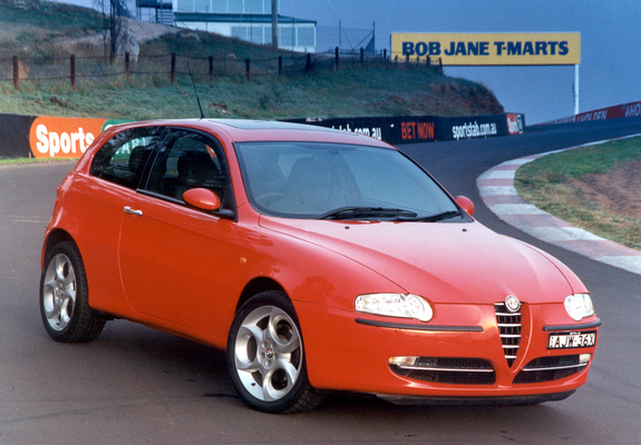 Photos of Alfa Romeo 147 3-door AU-spec 937A (2001–2004)