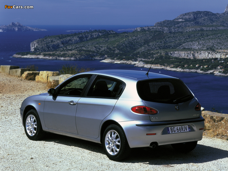 Photos of Alfa Romeo 147 5-door 937B (2001–2004) (800 x 600)