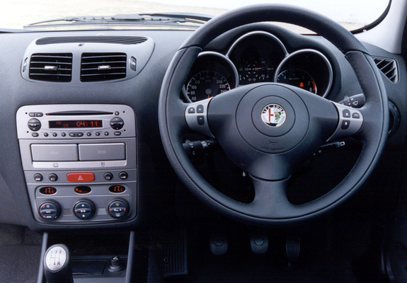 Pictures of Alfa Romeo 147 5-door AU-spec 937B (2001–2004)