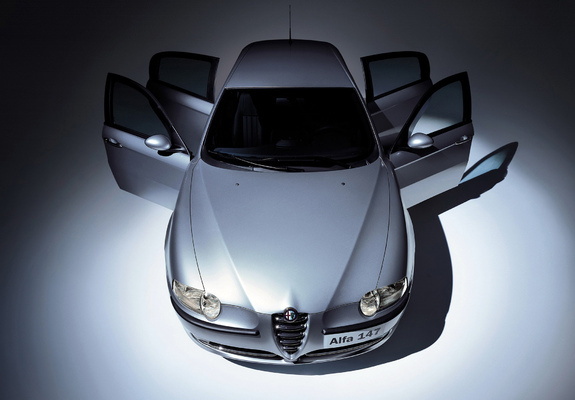 Pictures of Alfa Romeo 147 5-door 937B (2001–2004)