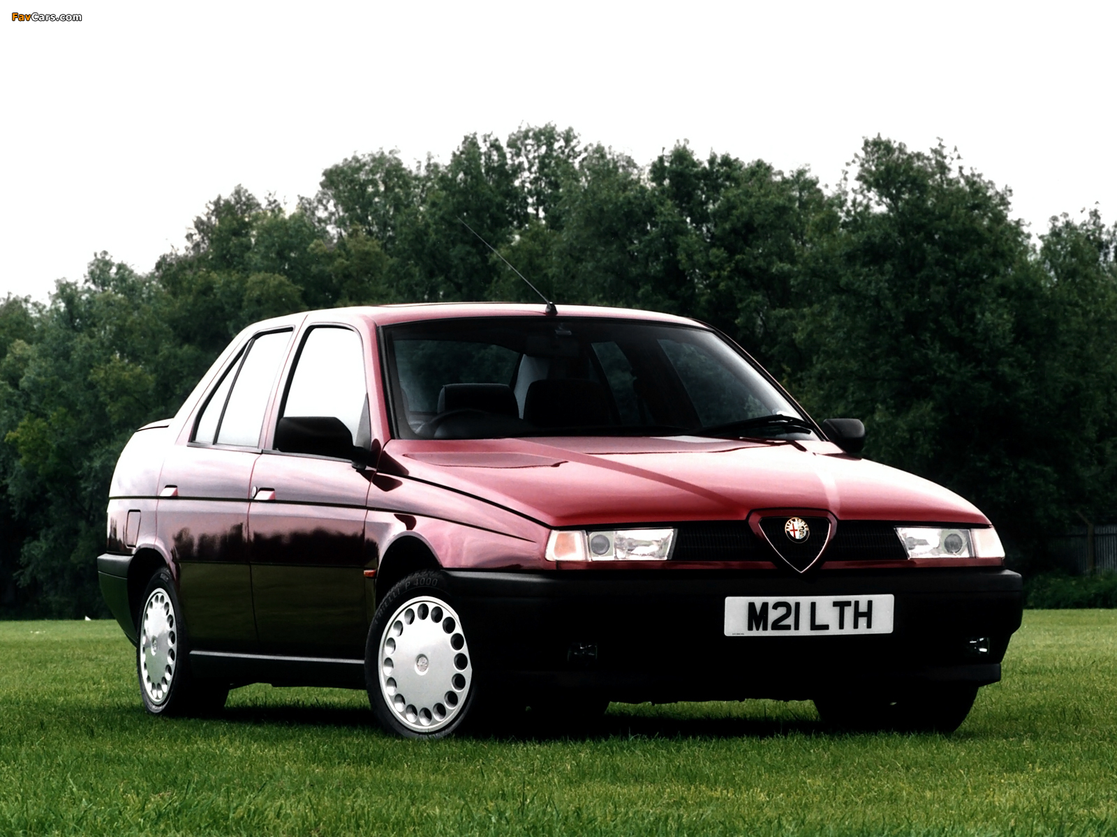 Alfa Romeo 155 UK-spec 167 (1992–1995) wallpapers (1600 x 1200)