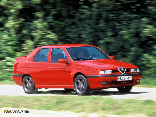 Alfa Romeo 155 2.5 V6 167 (1995–1996) photos (640 x 480)