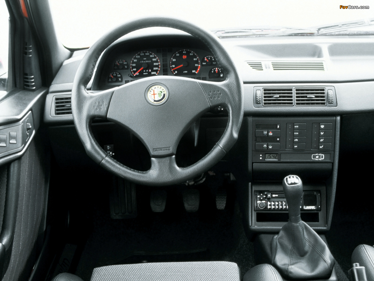Alfa Romeo 155 167 (1995–1997) pictures (1280 x 960)