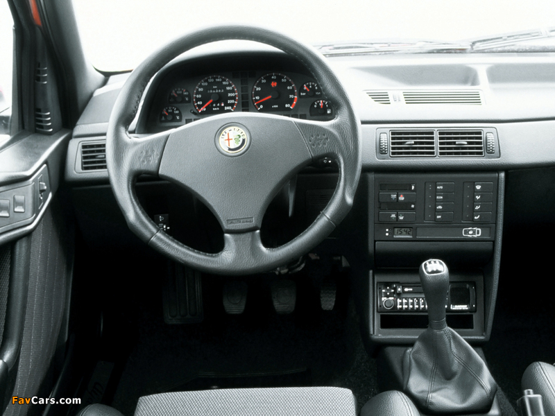 Alfa Romeo 155 167 (1995–1997) pictures (800 x 600)