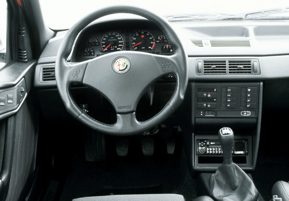 Alfa Romeo 155 167 (1995–1997) pictures