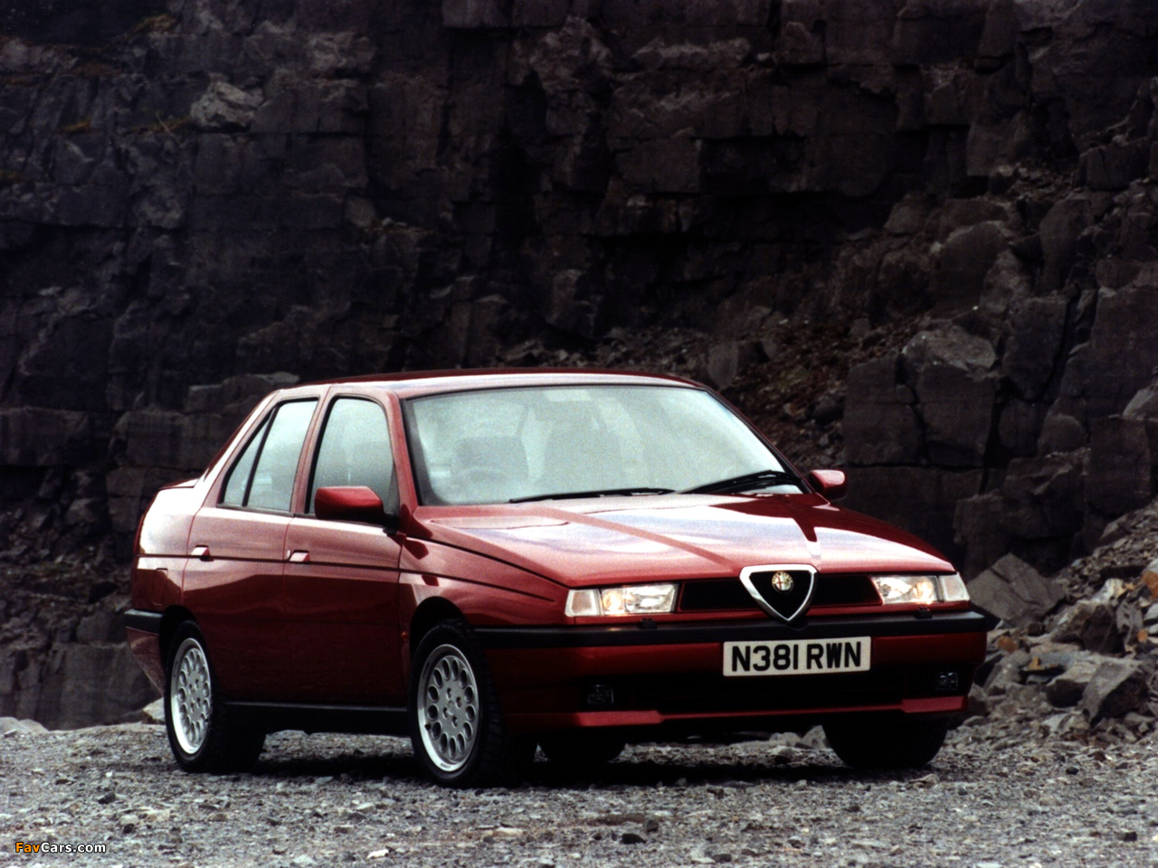Alfa Romeo 155 UK-spec 167 (1995–1997) pictures (1280 x 960)