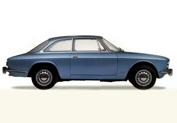 Images of Alfa Romeo 1750 GT Veloce 105 (1970–1971)
