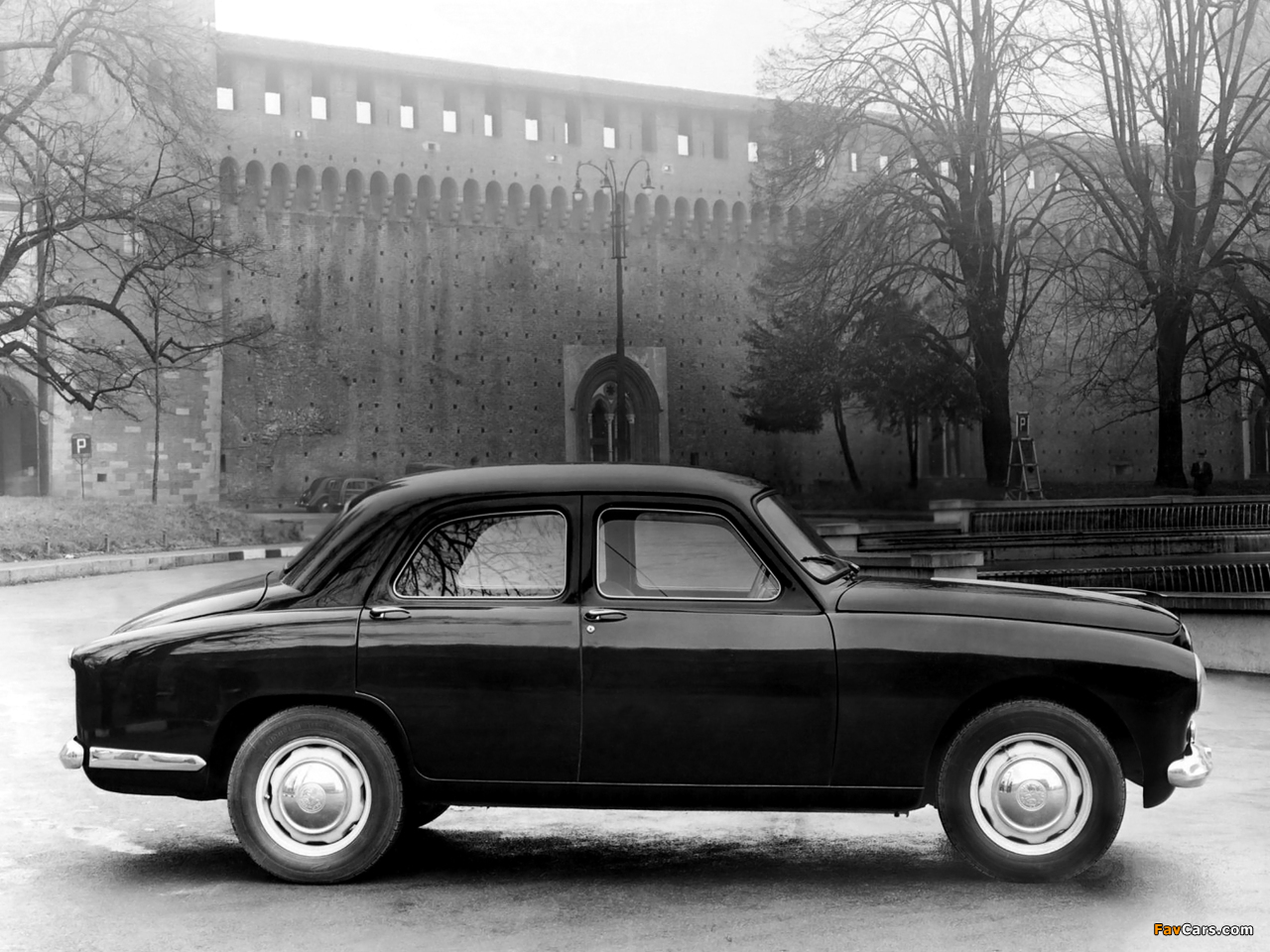 Photos of Alfa Romeo 1900 Berlina 1483 (1950–1954) (1280 x 960)