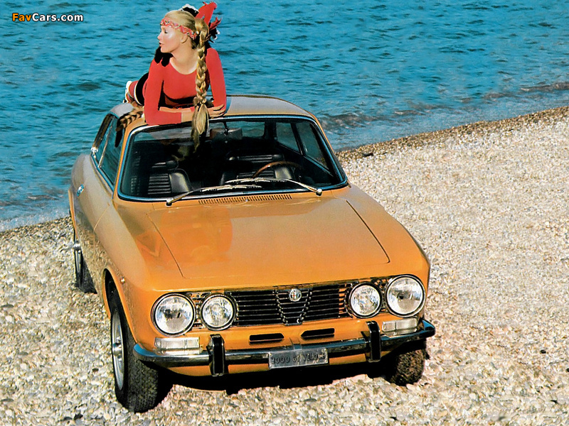 Alfa Romeo 2000 GT Veloce 105 (1971–1976) photos (800 x 600)