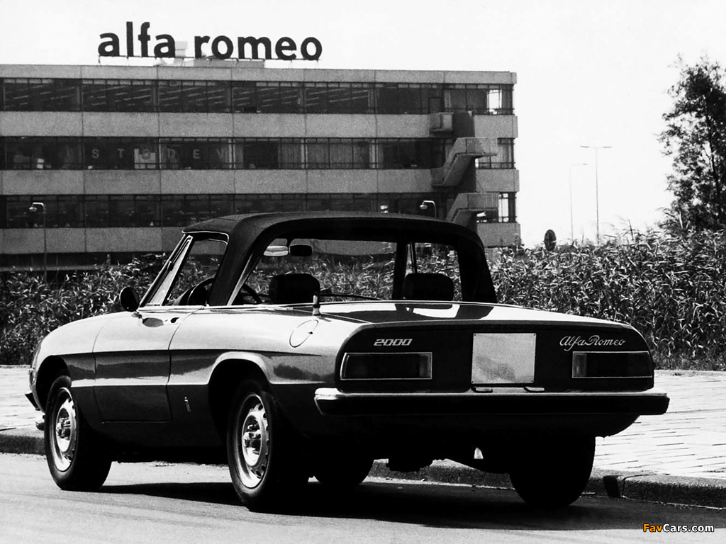 Alfa Romeo 2000 Spider Veloce 105 (1971–1983) pictures (1024 x 768)