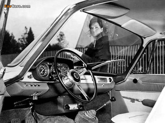 Alfa Romeo 2000 Sprint 102 (1960–1962) pictures (640 x 480)