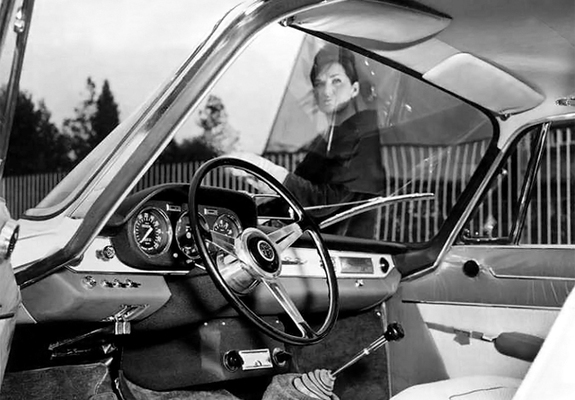 Alfa Romeo 2000 Sprint 102 (1960–1962) pictures