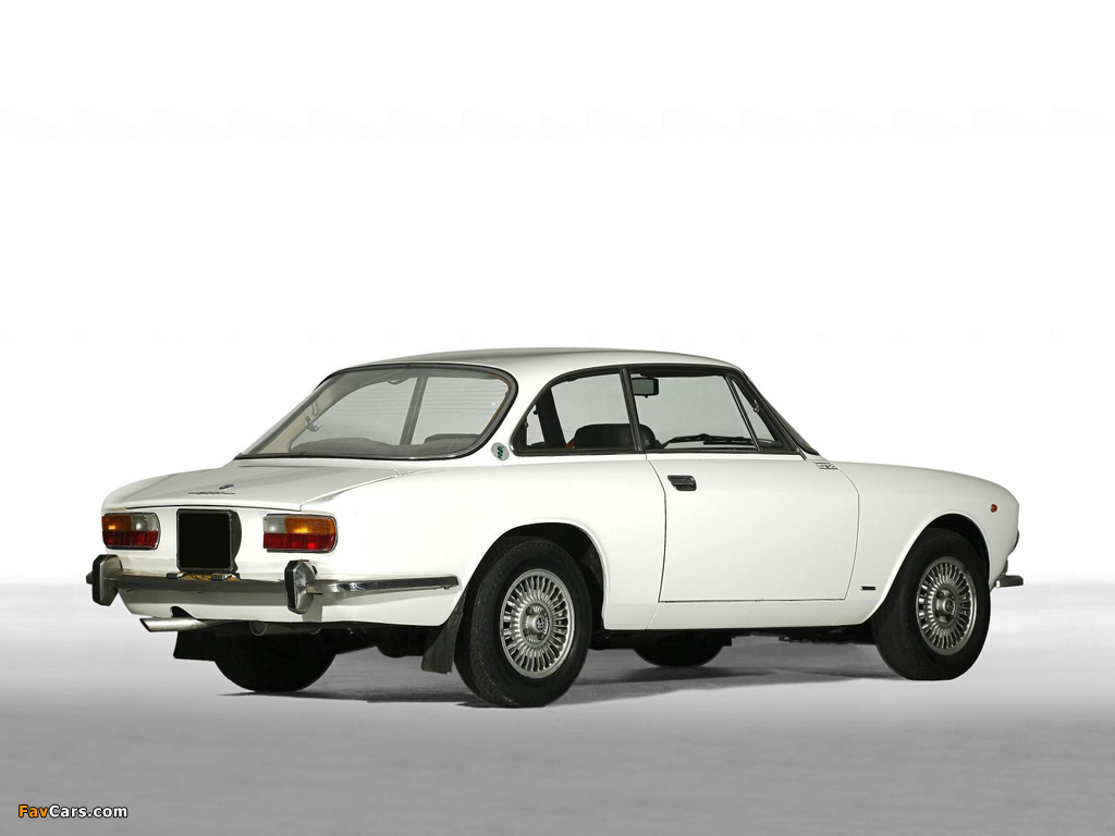Alfa Romeo 2000 GT Veloce 105 (1971–1976) images (1024 x 768)