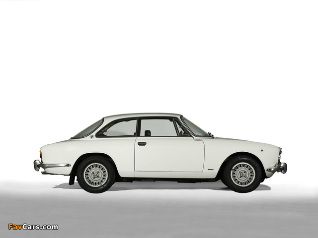 Images of Alfa Romeo 2000 GT Veloce 105 (1971–1976) (640 x 480)