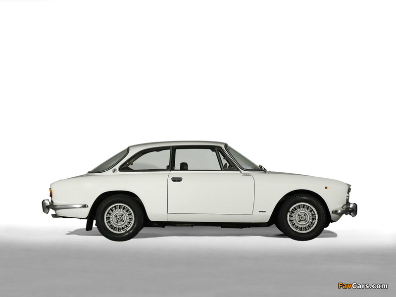 Images of Alfa Romeo 2000 GT Veloce 105 (1971–1976) (800 x 600)