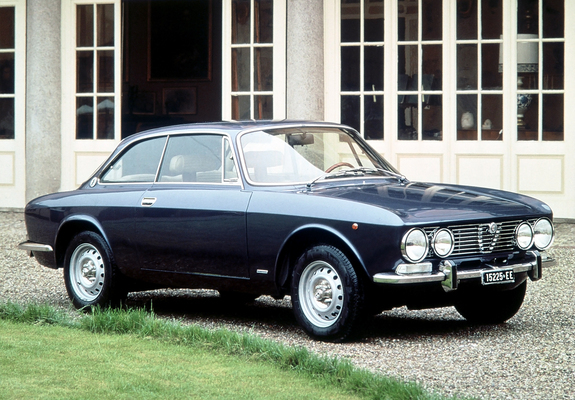 Photos of Alfa Romeo 2000 GT Veloce 105 (1971–1976)